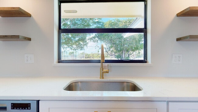 Building Photo - 4003 S Indian River Dr