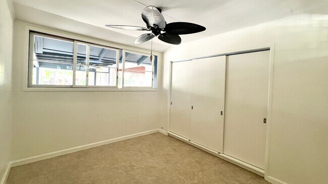 Building Photo - AVAILABLE NOW! 3 BED/2 BATH HOME IN KAILUA W/2 CAR CARPORT, YARD, POOL AND CLOSE TO BEACH!!