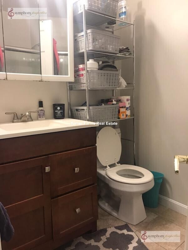 Building Photo - 65 Hemenway St