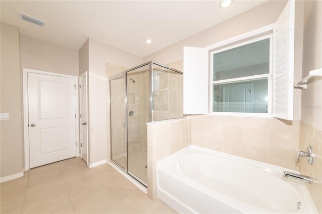 Building Photo - 16619 Mooner Plank Cir