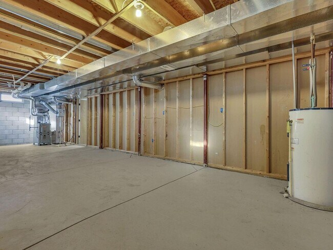 Building Photo - Your country retreat awaits!