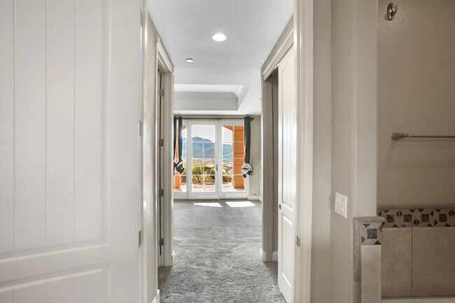 Building Photo - Lake Las Vegas 1st Floor Condo With Stunning Views And Garage