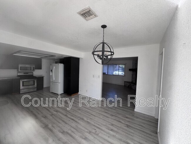 Building Photo - 5718 Sunrise Dr