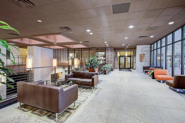 Building Photo - 270 E Highland Ave