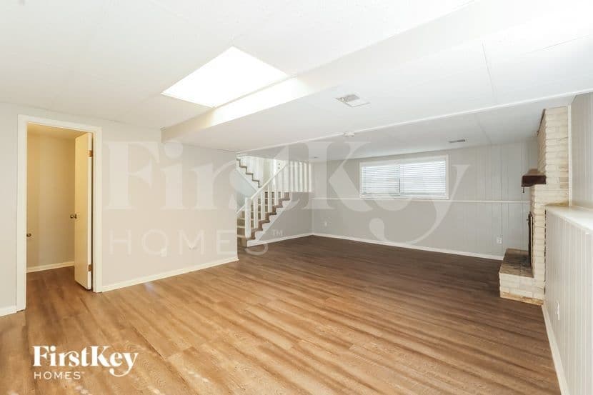 Building Photo - 6704 NW Mirror Lake Terrace