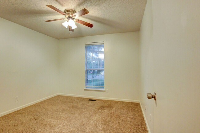 Building Photo - Amazing Brick Front Ranch Style Home With ...