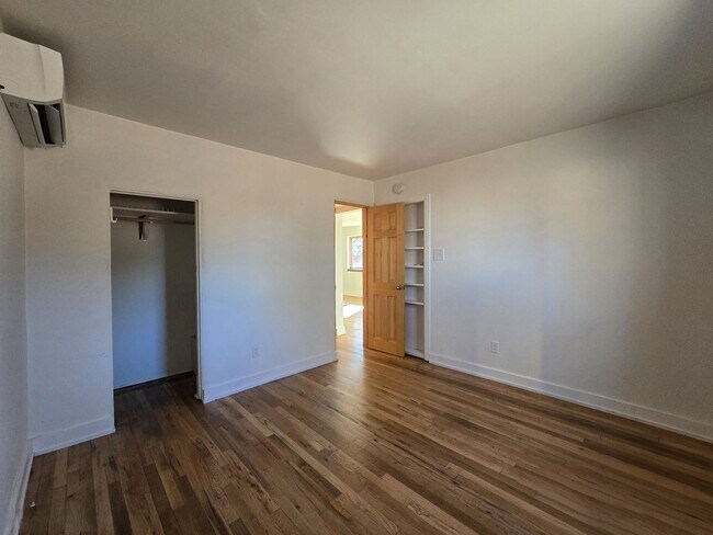 Building Photo - 235 Irvine St