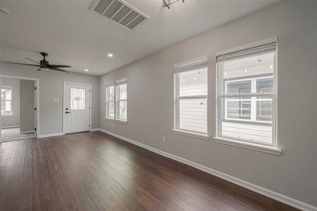 Building Photo - 3413 Simmons St