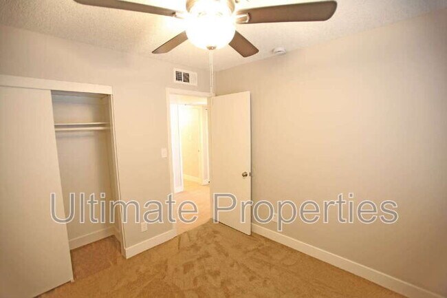 Building Photo - 3809 W Crocus Dr