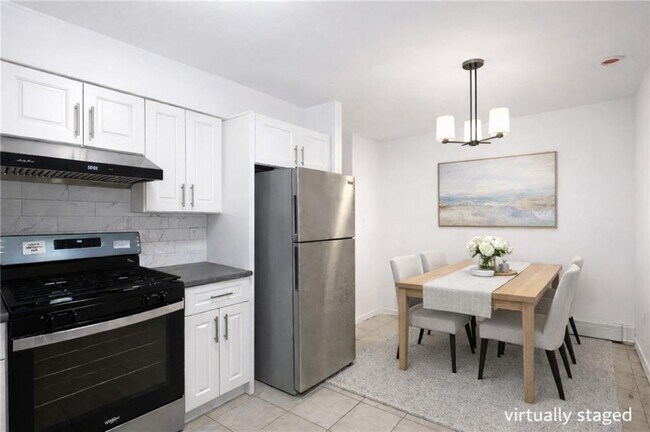 Building Photo - 22-21-2126 126th St