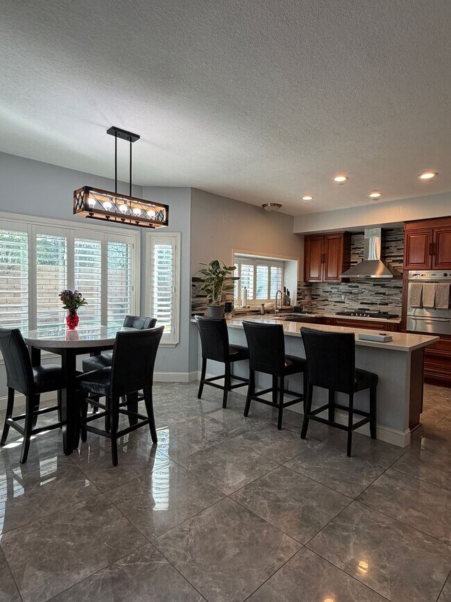 Building Photo - Spacious Living in a Beautifully Updated 4 Bedroom Home!