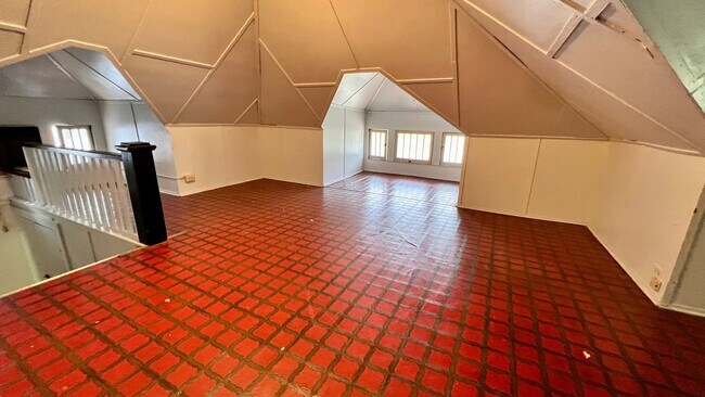 Building Photo - 1401 Logan St SE