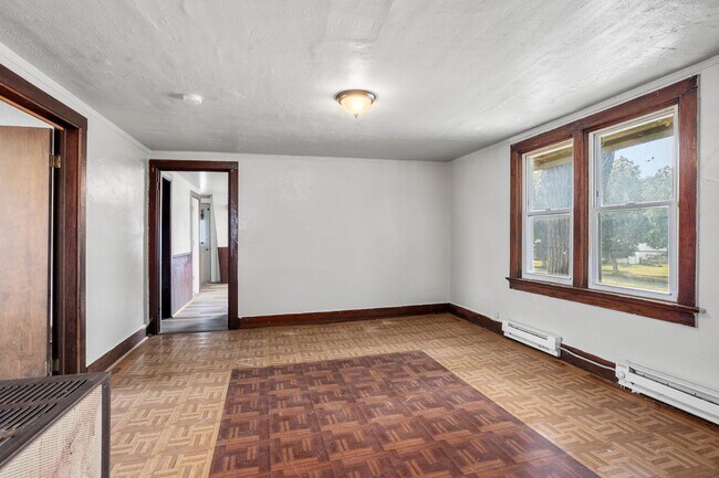 Building Photo - 1100 N Van Buren St