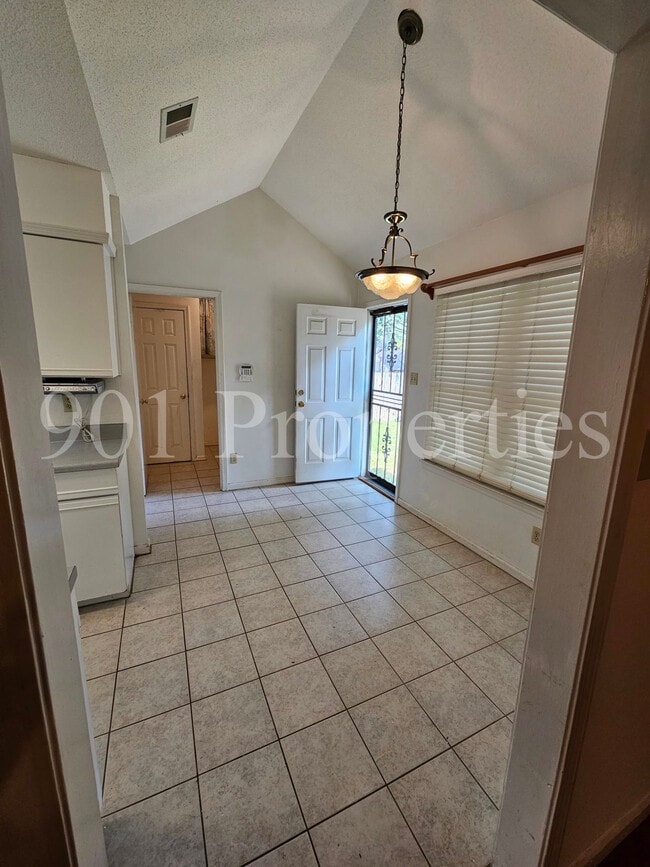 Building Photo - 5650 Richburg Ave