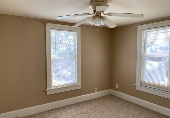 Building Photo - ad331