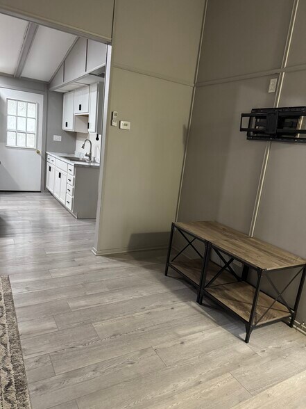 Building Photo - 508 E Emmons St