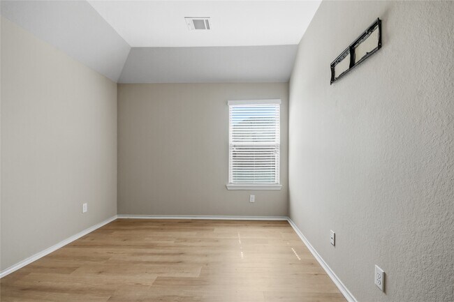 Building Photo - 3418 Bainbridge Hill Ln