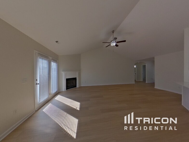 Building Photo - 122 Corinth Dr