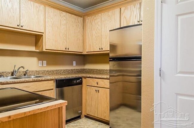 Building Photo - 7071 Lake Joanne Dr