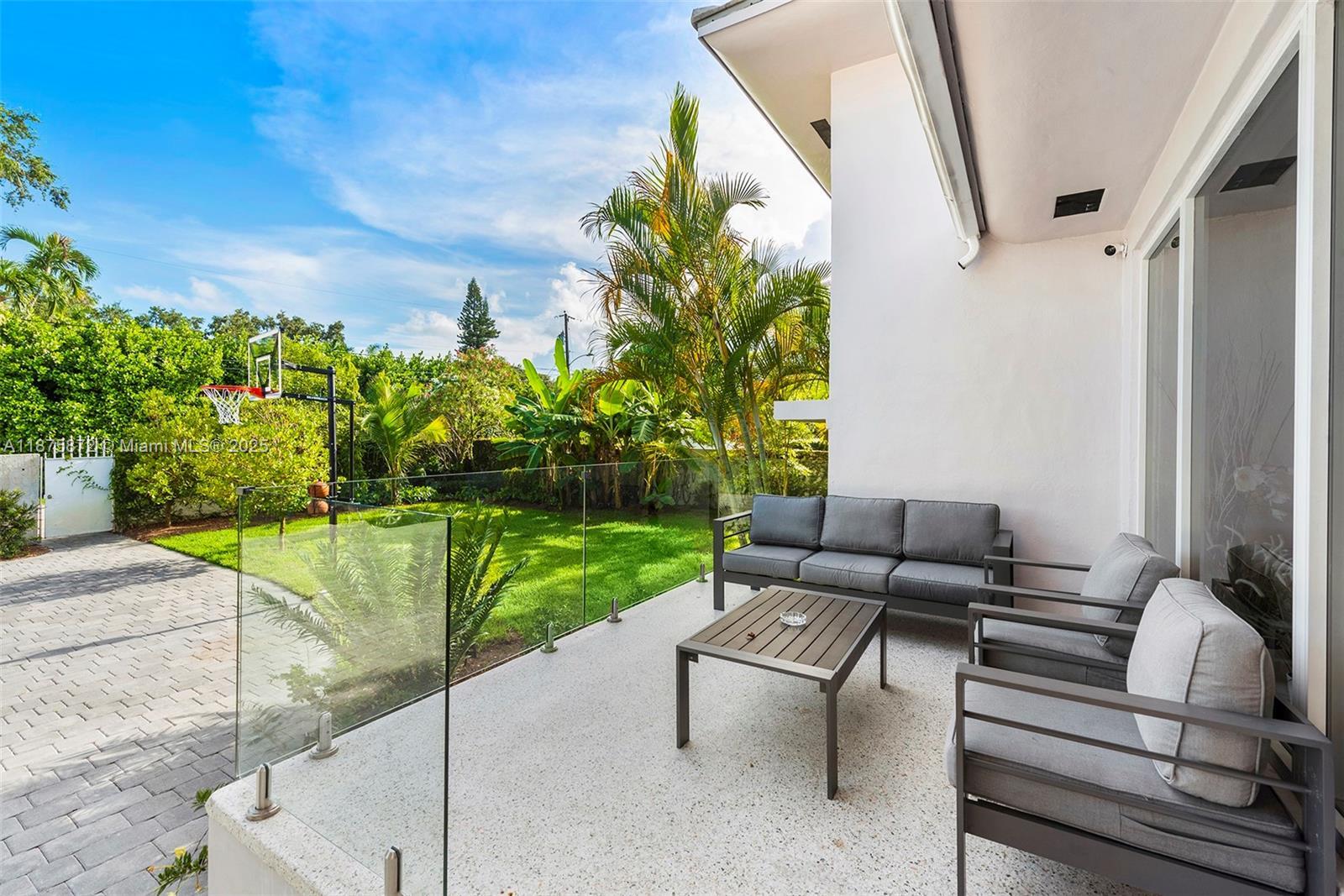 Building Photo - 668 NE 72nd Ter