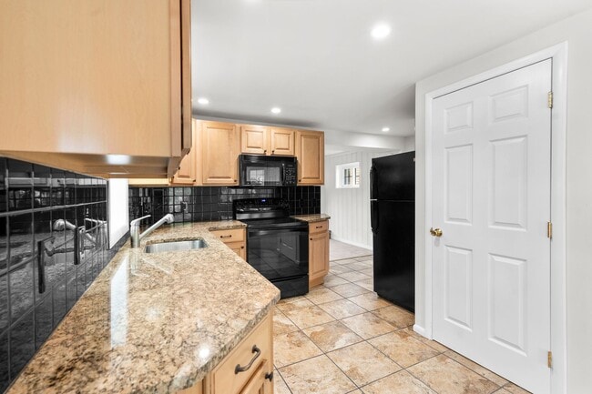 Building Photo - Charming Conshohocken Home | 2 Beds, 2 Baths, Finished Basement, Wine Cellar & 2 Parking Spaces