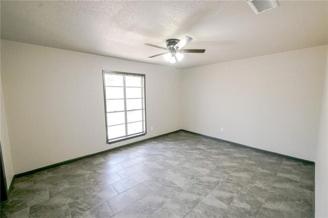 Building Photo - 3606 San Blas Dr