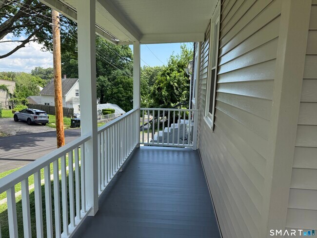 Building Photo - 287 Old Stratfield Rd