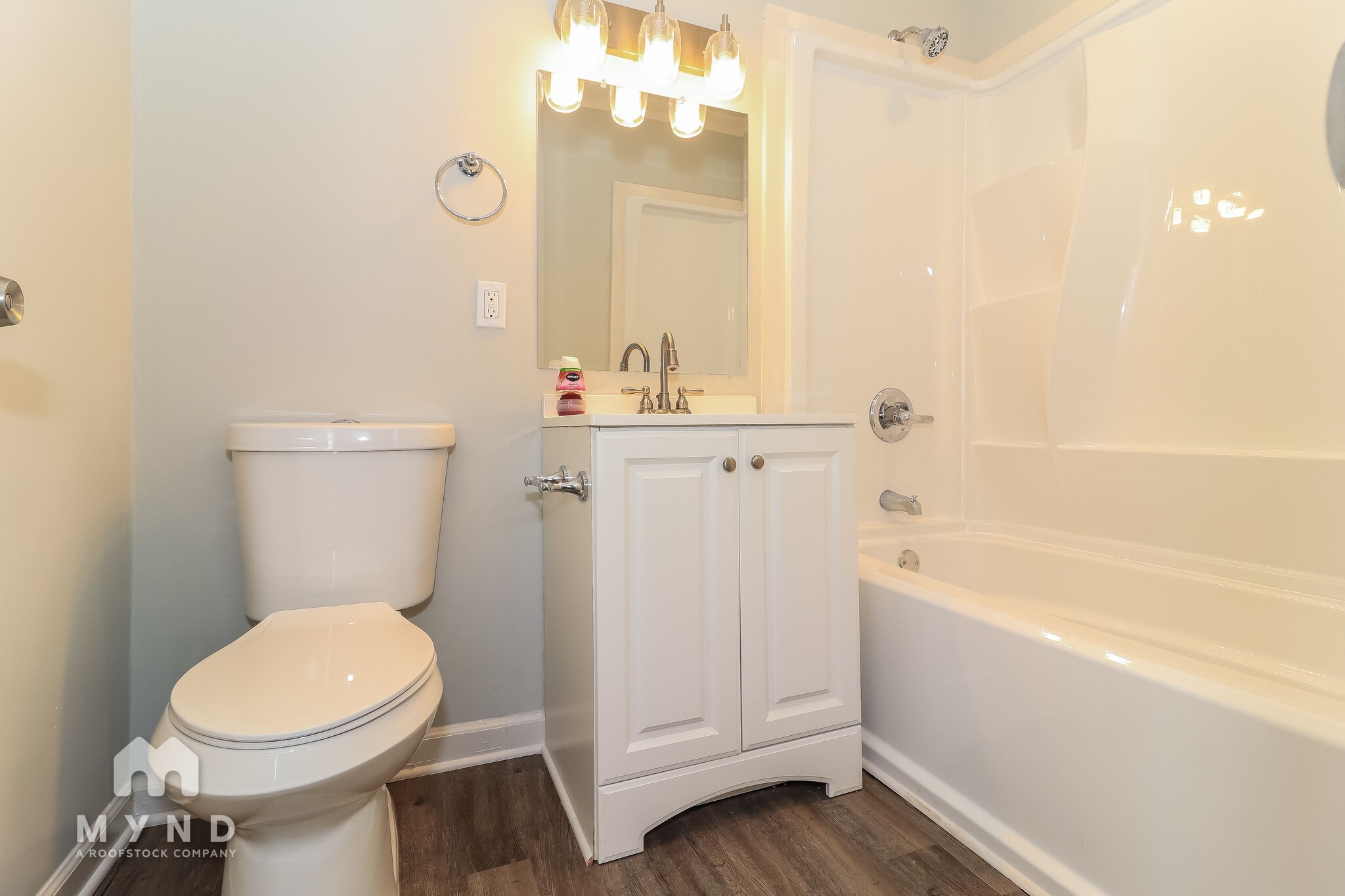 Building Photo - 5243 Valleyview Dr