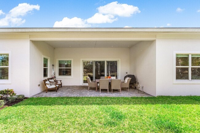 Building Photo - 9256 Crestview Cir