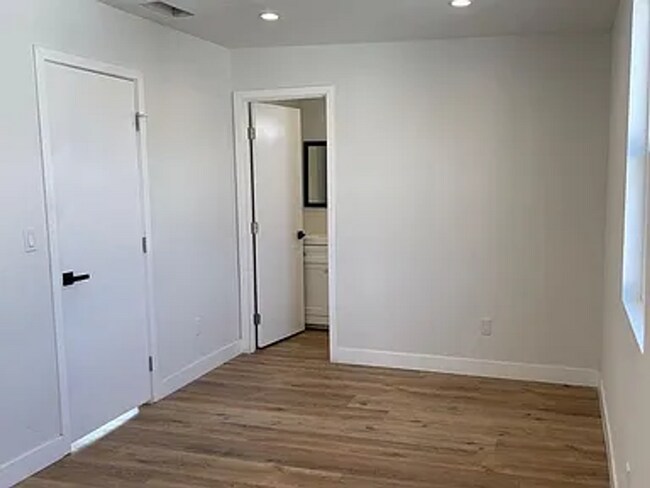 Building Photo - Spacious Updated 2BD/2BA in Prime Boyle Heights