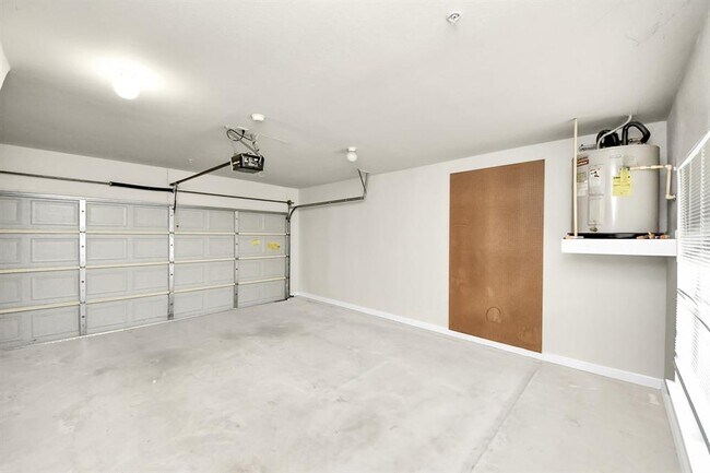 Building Photo - 9200 Westheimer Rd