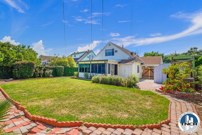 Building Photo - Delightful 4 Bedroom | 2 Bath