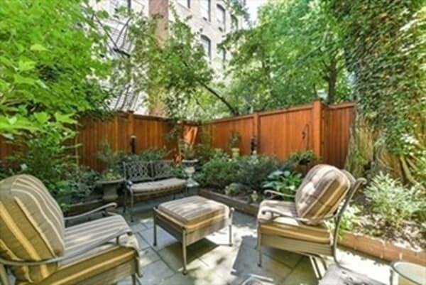 Building Photo - 39 Pinckney St