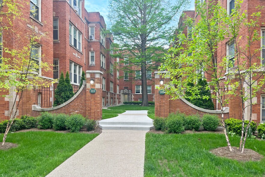 Building Photo - 101-111 S. Harvey Ave. and 237-249 South Blvd.