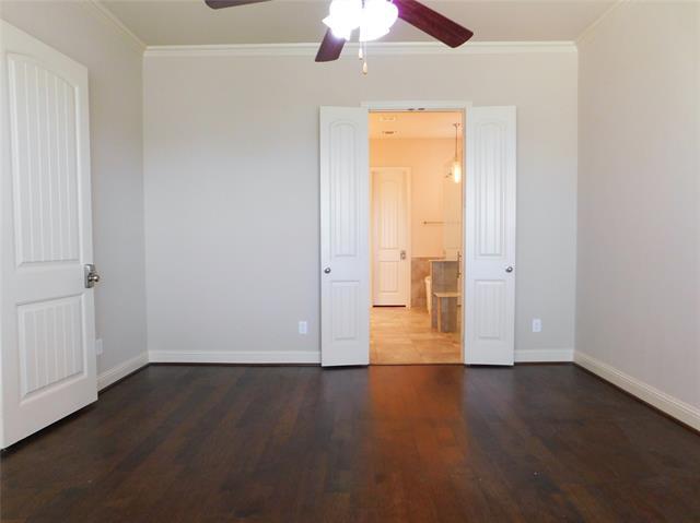 Building Photo - 1704 Serra Dr