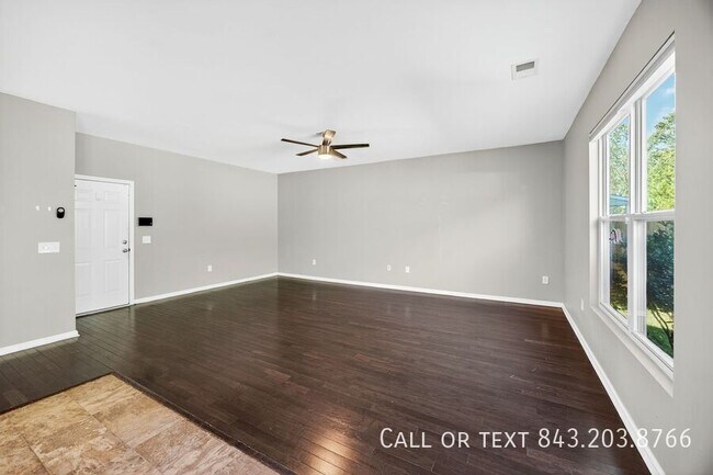 Building Photo - 165 Weeping Cypress Dr