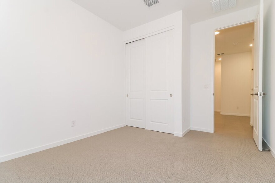 Building Photo - 5627 W Walatowa St