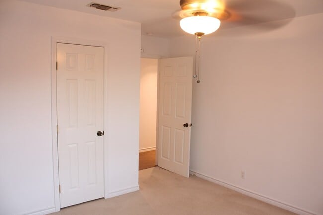 Building Photo - 1316 Carol Ann Dr