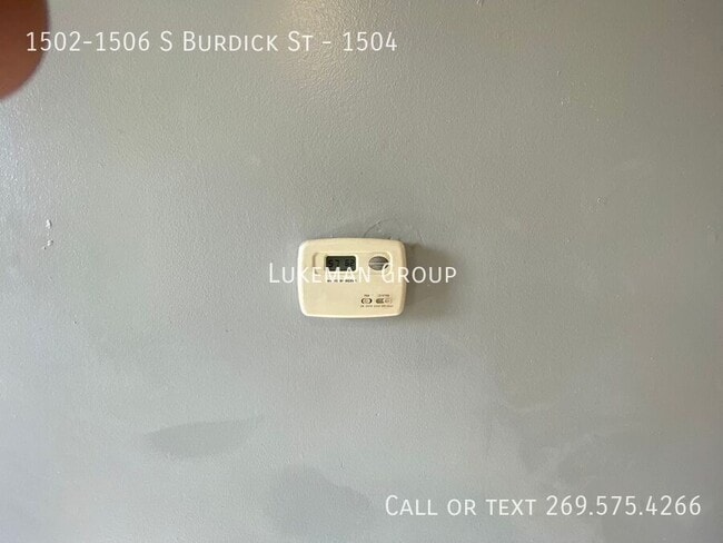 Building Photo - 1502-1506 S Burdick St-1504
