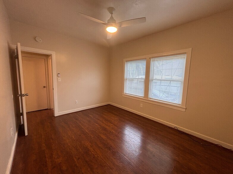 Building Photo - 1118 12th St