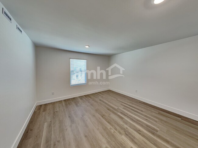 Building Photo - 7430 Keller Ln