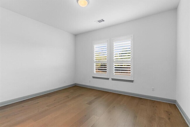 Building Photo - 16516 Leopold Trail