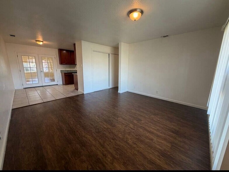 Building Photo - 2129 Winafred St