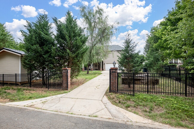 Building Photo - 17047 Hugh Torance Pkwy