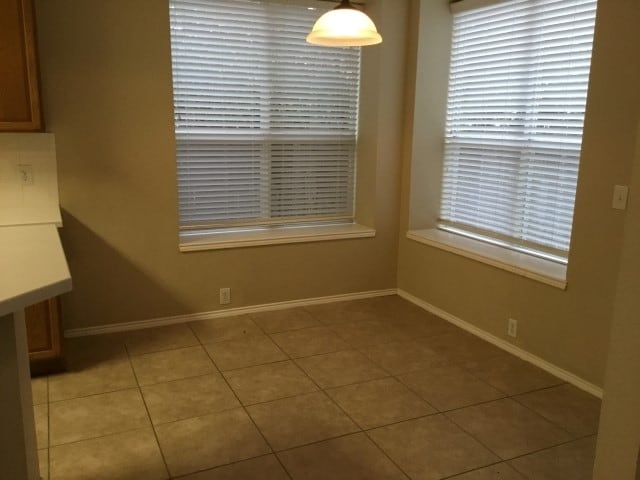 Building Photo - 4008 Double Oak Dr