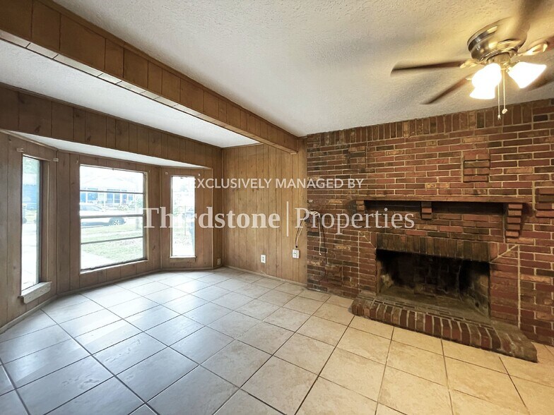 Building Photo - 2912 W 15th St