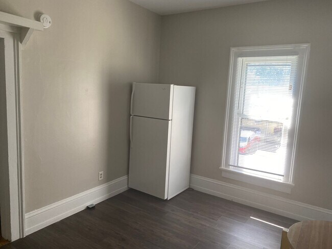 Building Photo - 239-241 South Maple