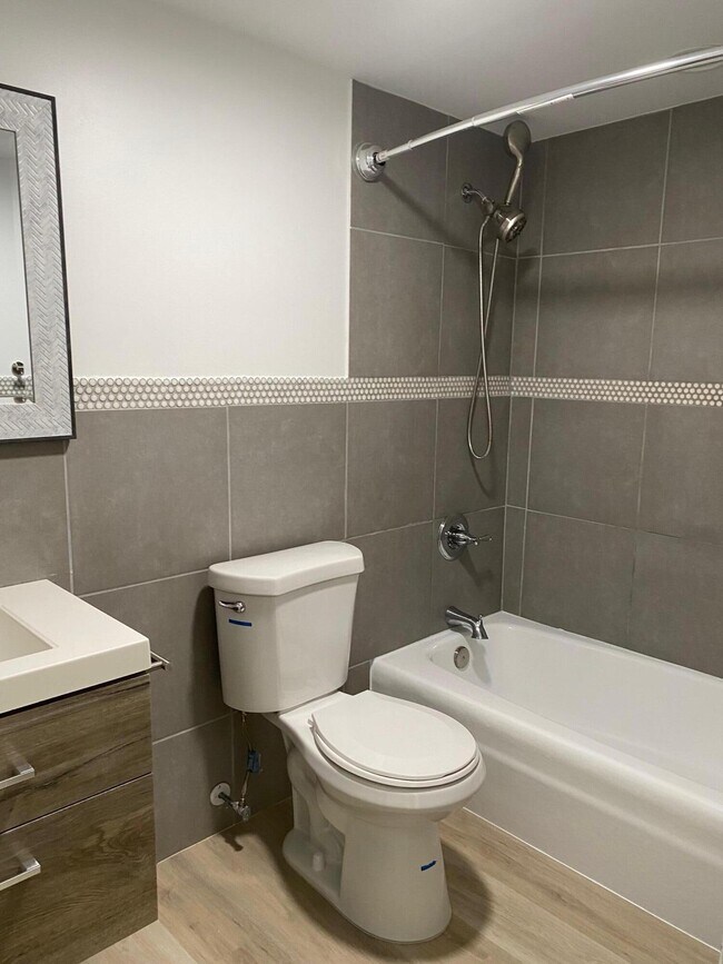 Building Photo - 1271 NW 13th St