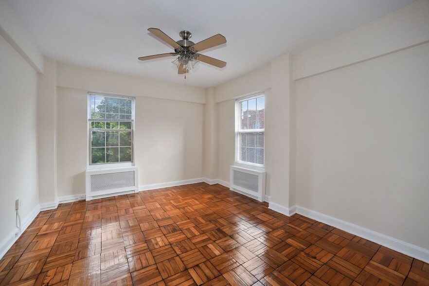 Building Photo - The Roberta