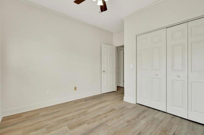 Building Photo - 1907 Igou Pl Dr